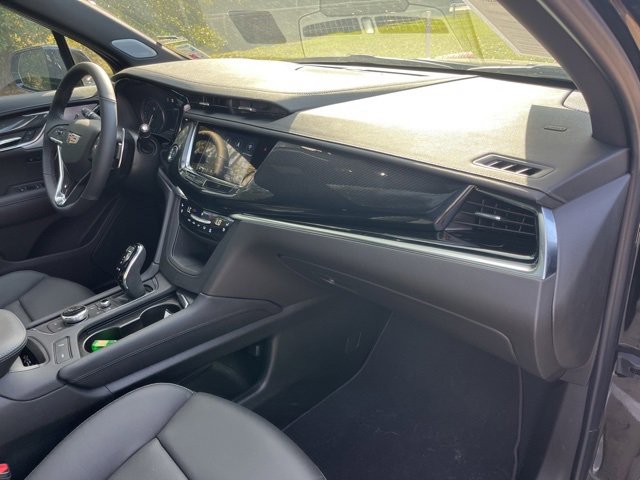 Used 2024 Cadillac XT6 Sport w/ Technology Package image 44