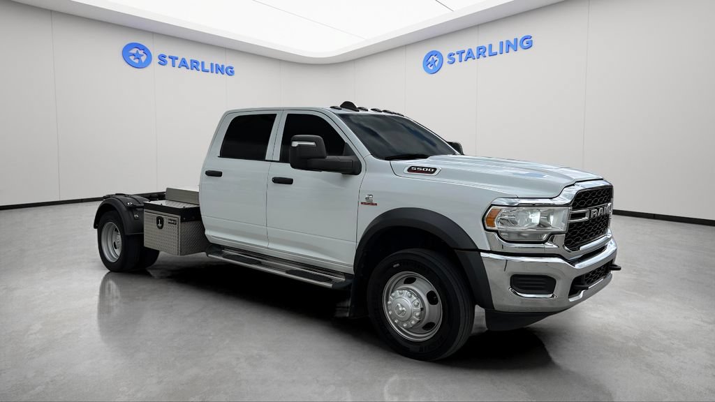 Used 2024 RAM 5500 Tradesman w/ Chrome Appearance Group AWD/4WD image 13