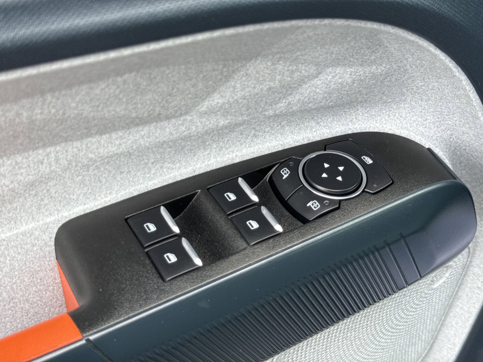 Certified 2024 Ford Maverick XLT image 18