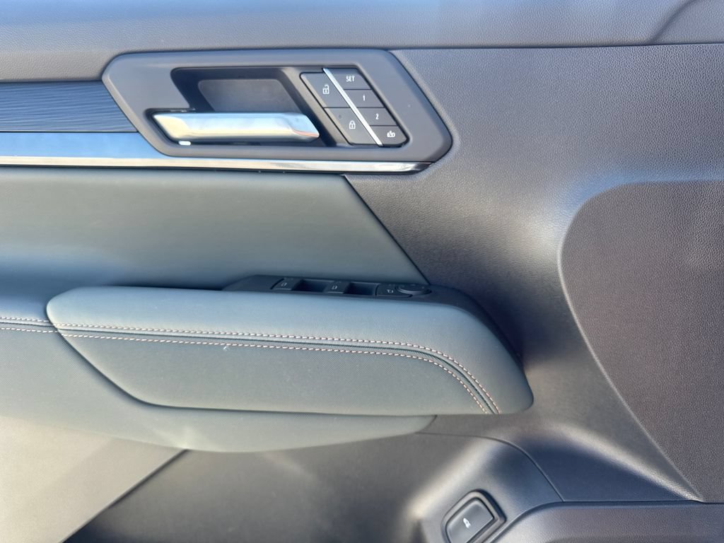 Used 2026 GMC Terrain AT4 w/ Convenience Package III AWD/4WD image 16