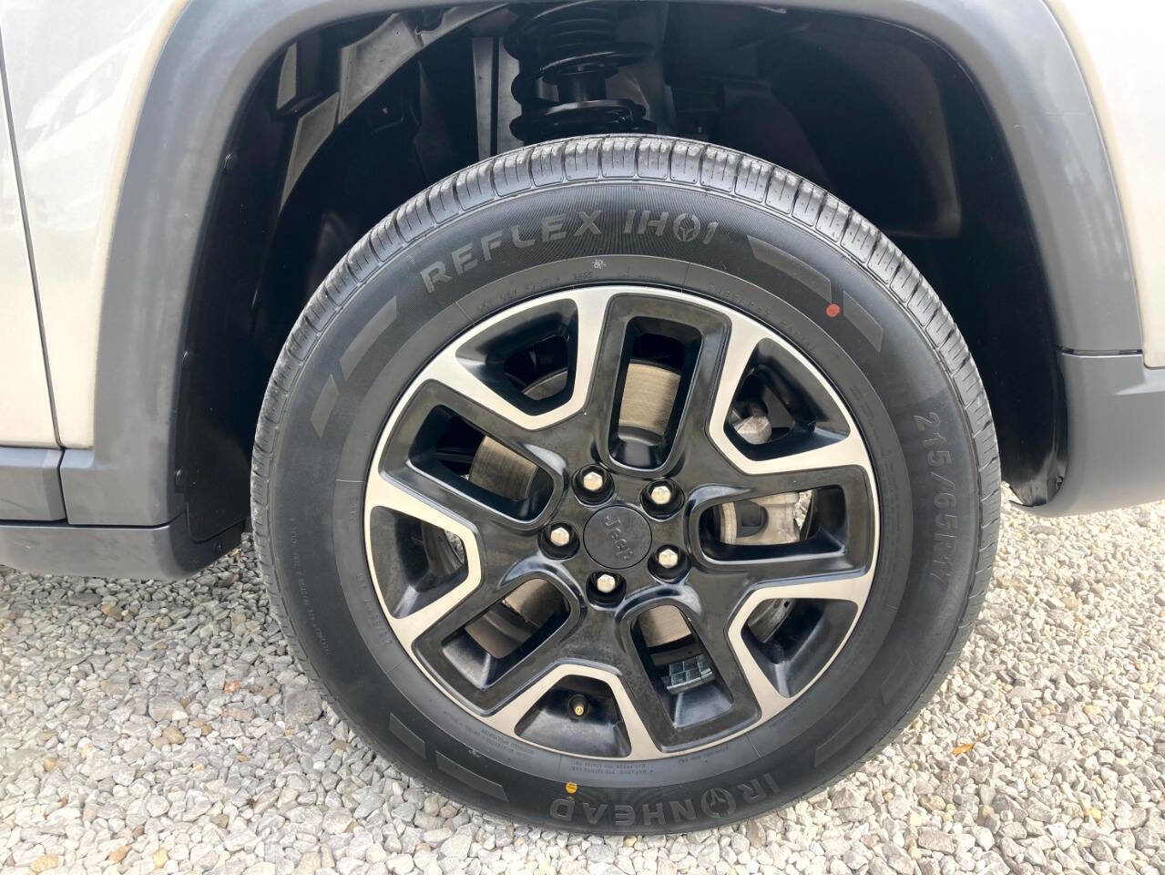 Used 2019 Jeep Compass Trailhawk image 24