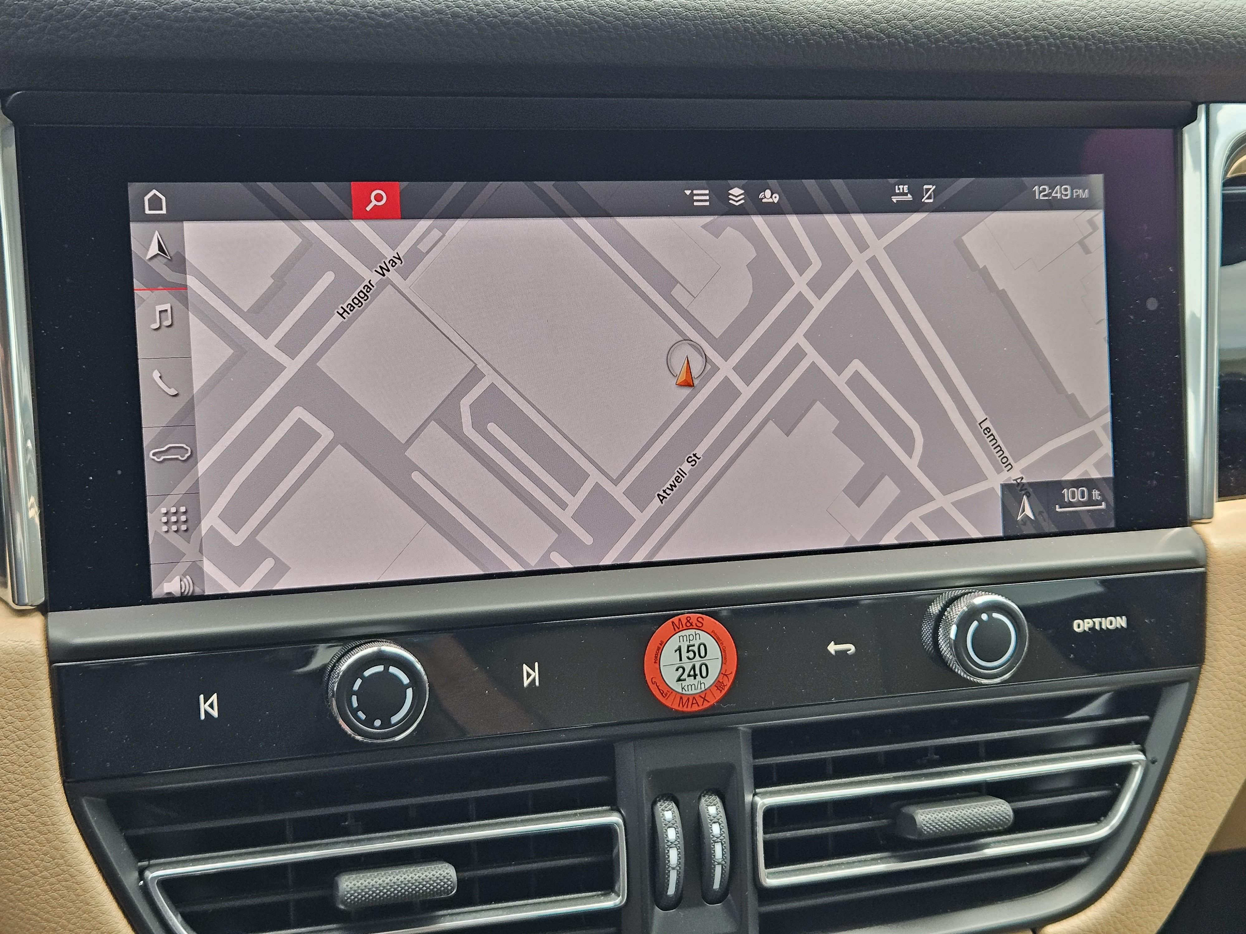 Certified 2026 Porsche Macan AWD/4WD image 17