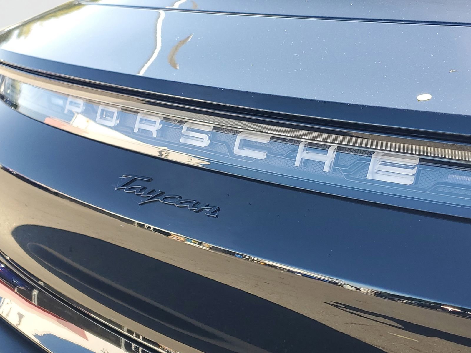 Used 2022 Porsche Taycan image 7