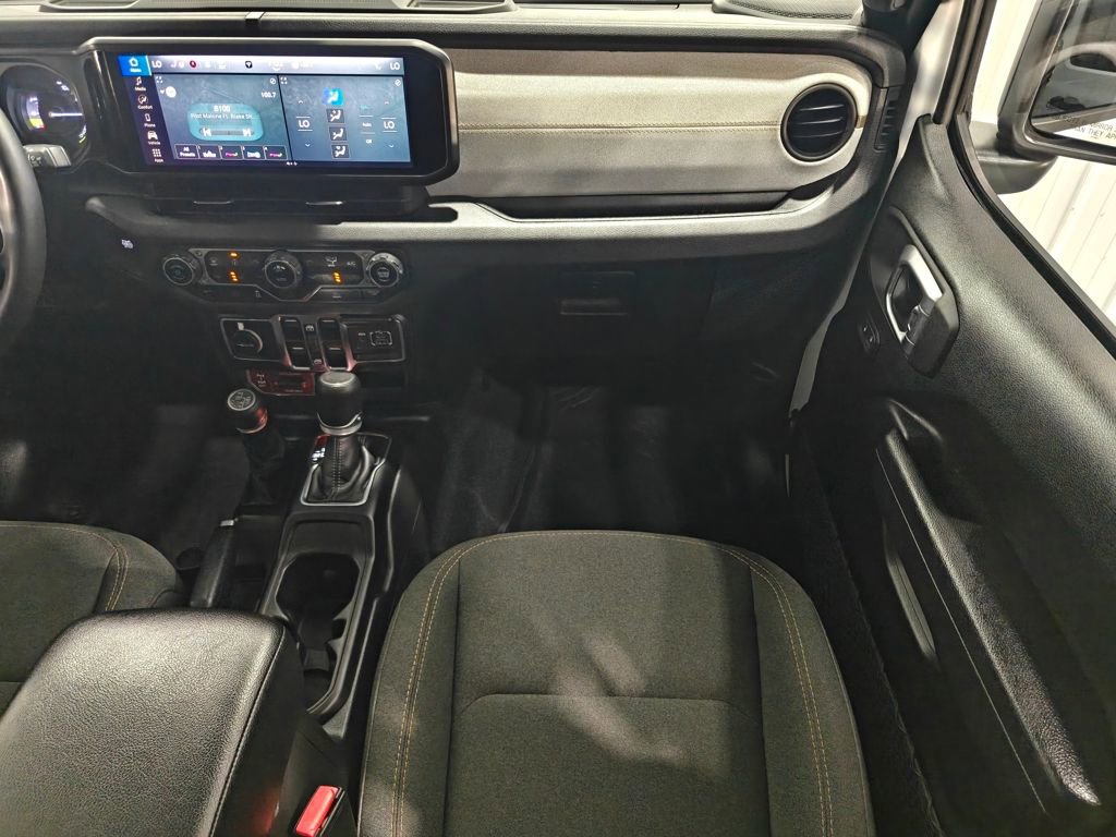 Used 2024 Jeep Wrangler Unlimited image 24