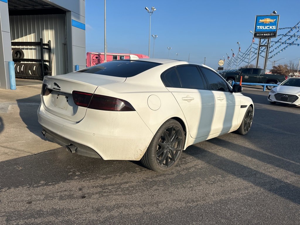 Used 2018 Jaguar XE Prestige image 4