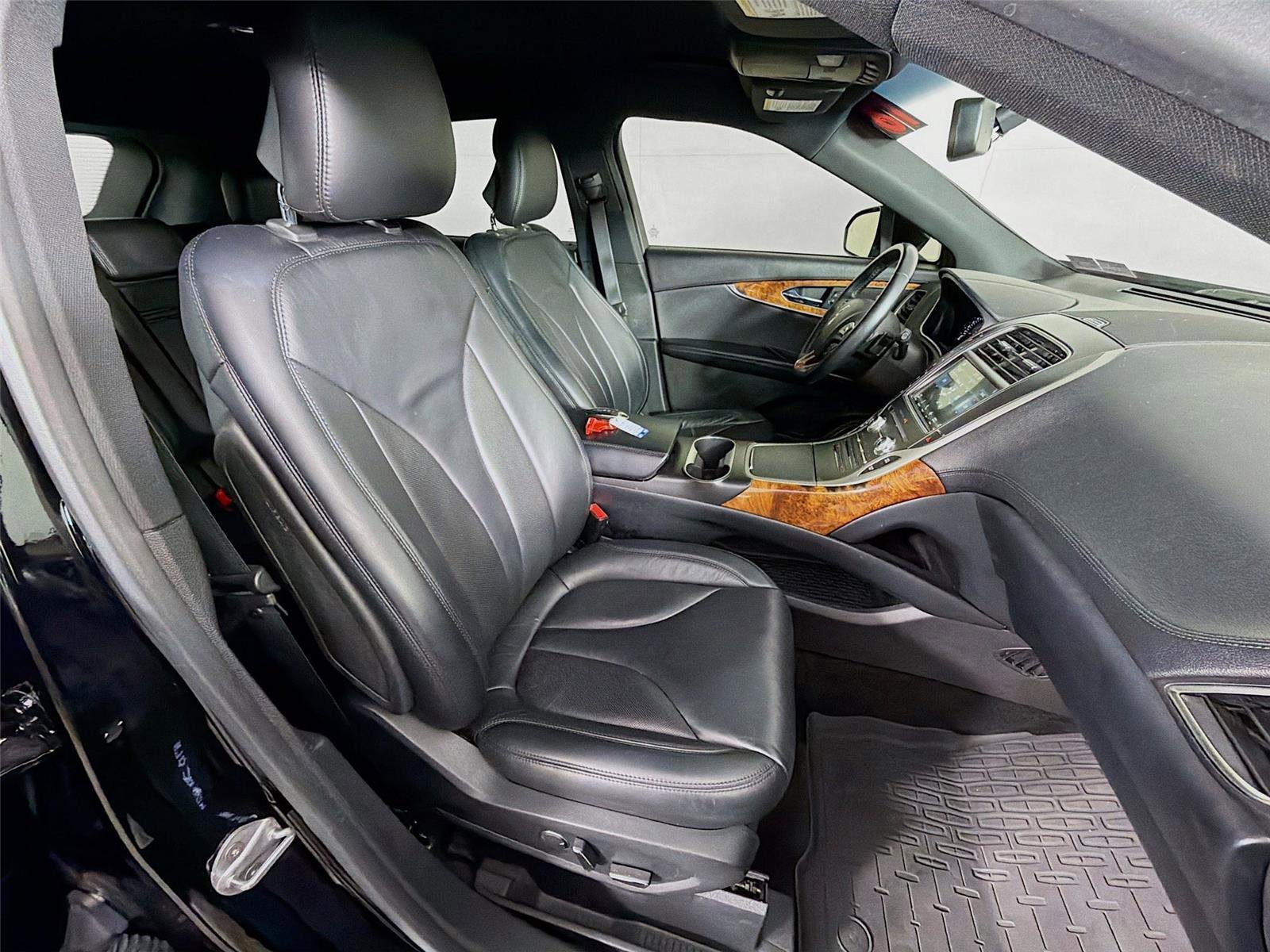 Used 2018 Lincoln MKX Select w/ Select Plus Package image 28