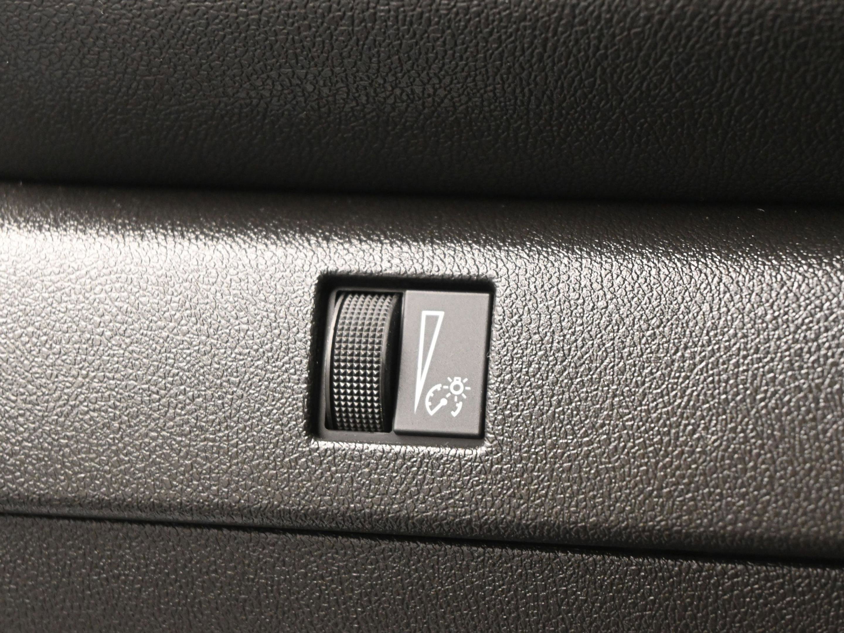 Used 2023 Chevrolet Colorado LT w/ LT Convenience Package RWD image 21