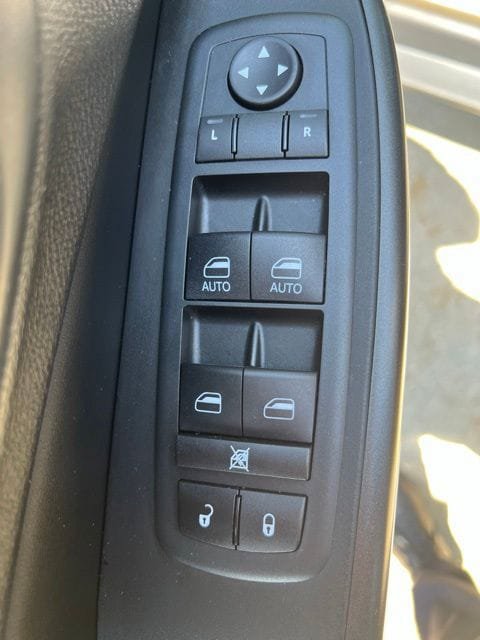 Used 2021 Jeep Cherokee Trailhawk w/ Sun, Sound & Nav Group AWD/4WD image 18