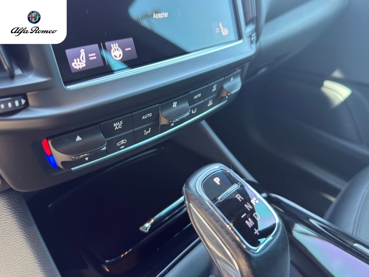 Used 2021 Maserati Levante AWD/4WD image 20