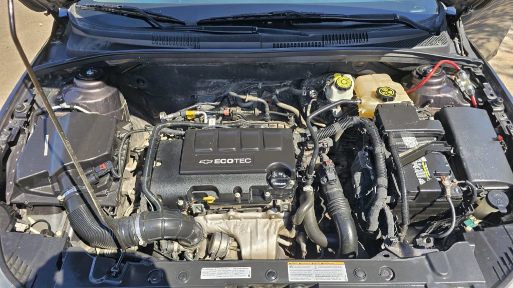 Used 2015 Chevrolet Cruze LT w/ RS Package FWD image 6