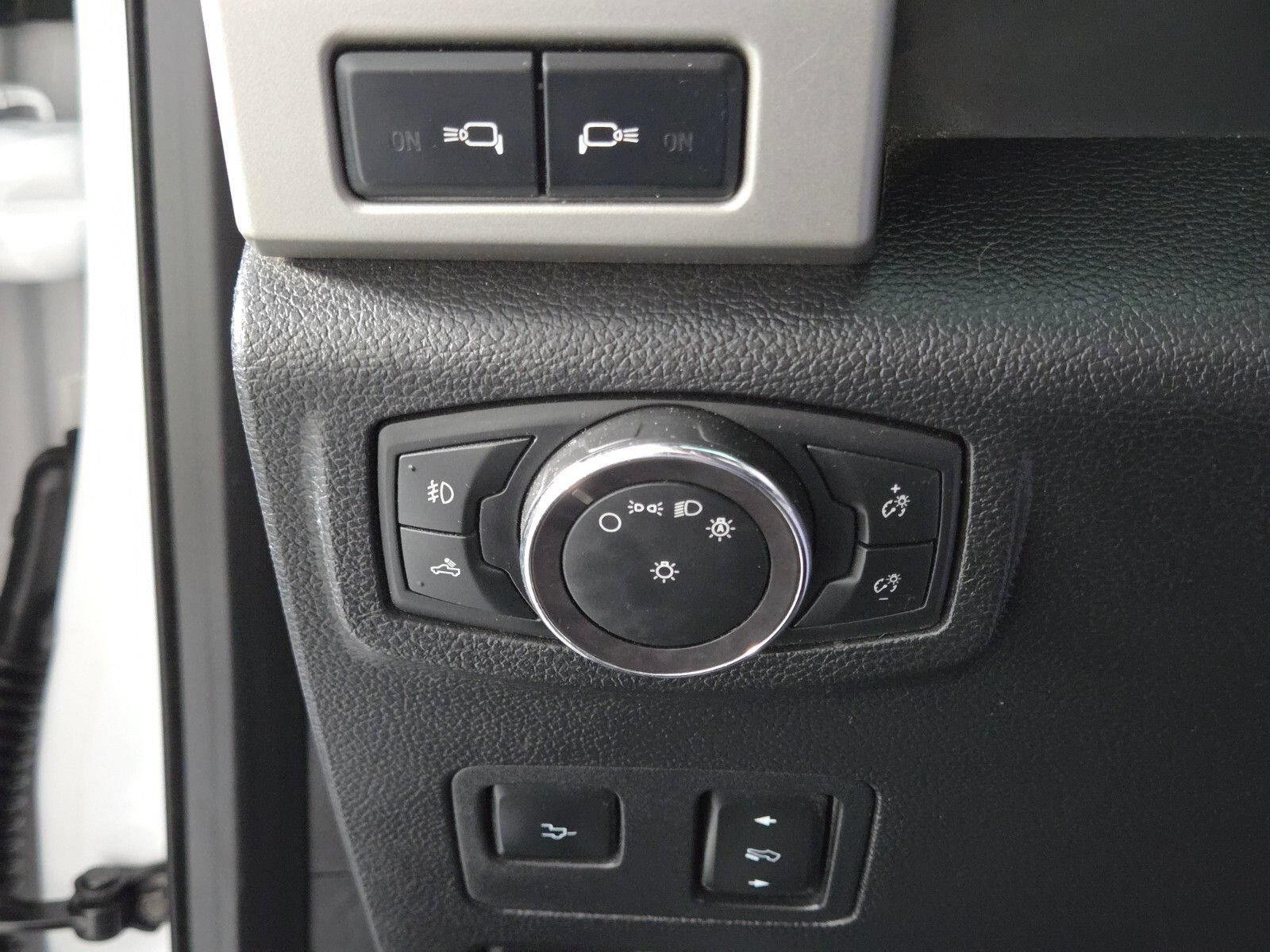 Used 2019 Ford F250 Lariat w/ Lariat Ultimate Package AWD/4WD image 26
