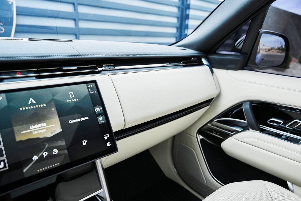 Used 2025 Land Rover Range Rover Long Wheelbase SE image 79