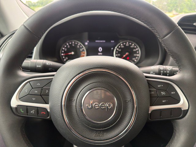 Used 2021 Jeep Renegade Latitude AWD/4WD image 26