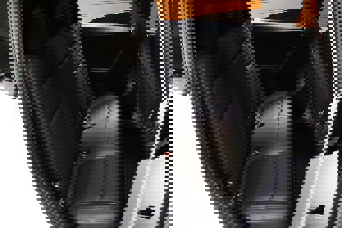 Used 2023 Tesla Model Y Long Range image 32