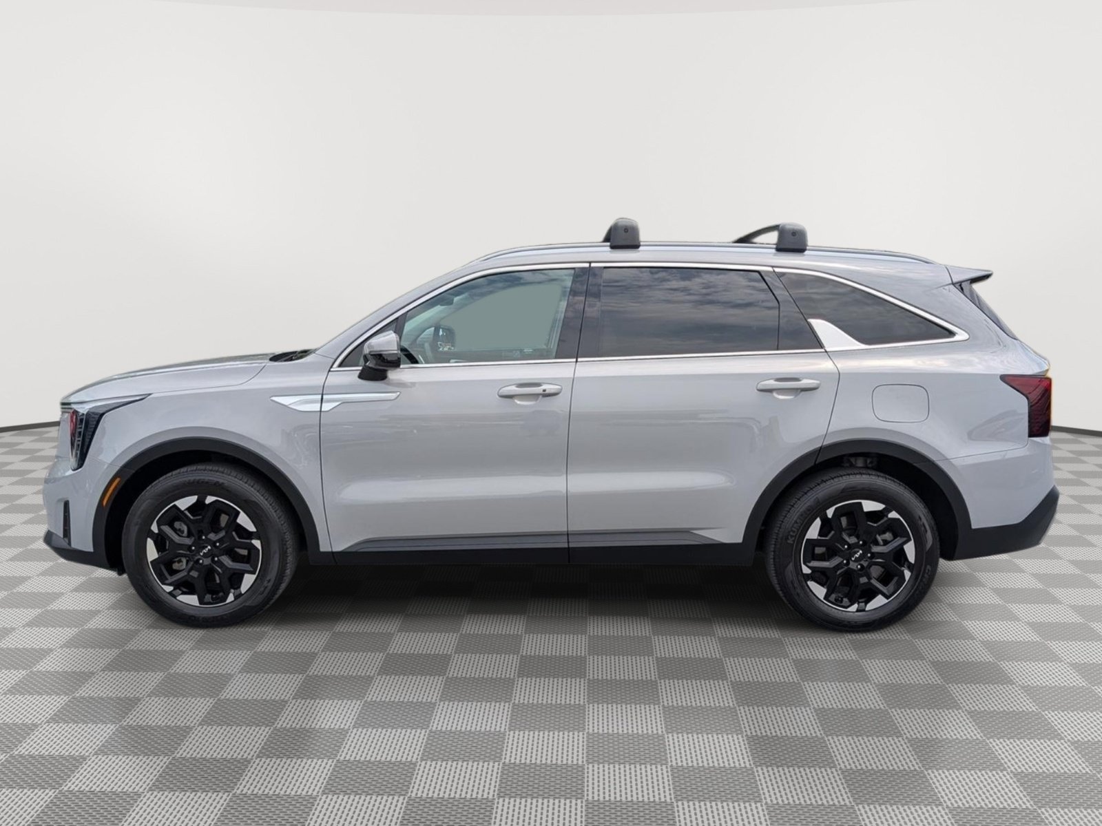 Used 2024 Kia Sorento S FWD image 2