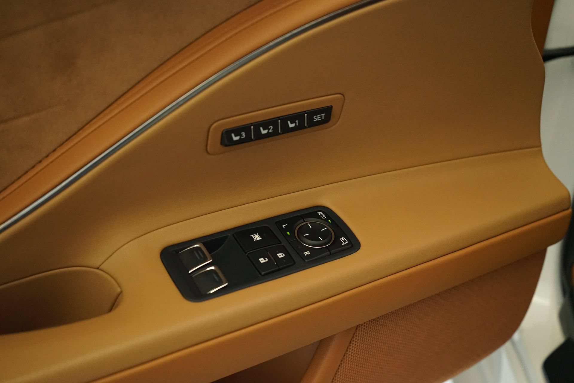 Used 2018 Lexus LC 500 Coupe w/ Performance Package RWD image 33