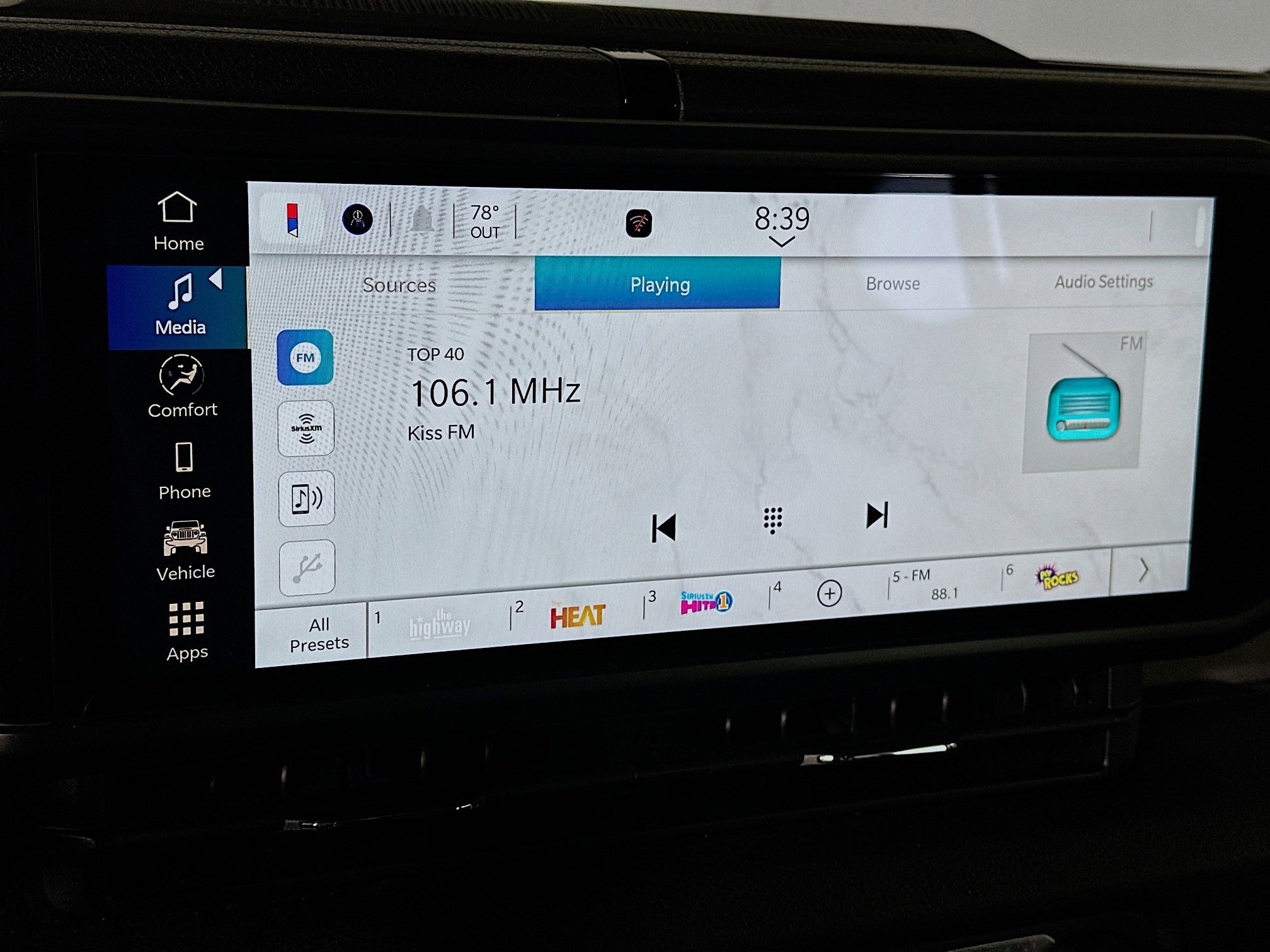 Used 2025 Jeep Wrangler Willys image 19