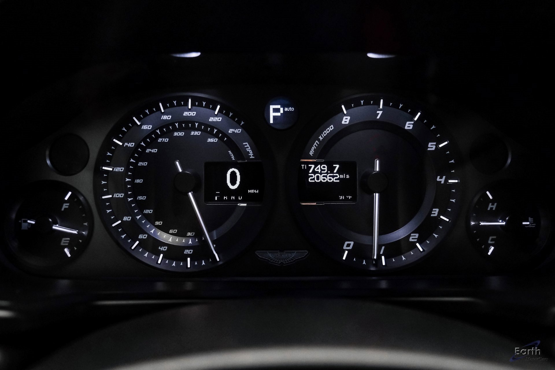 Used 2014 Aston Martin Vanquish Coupe image 47