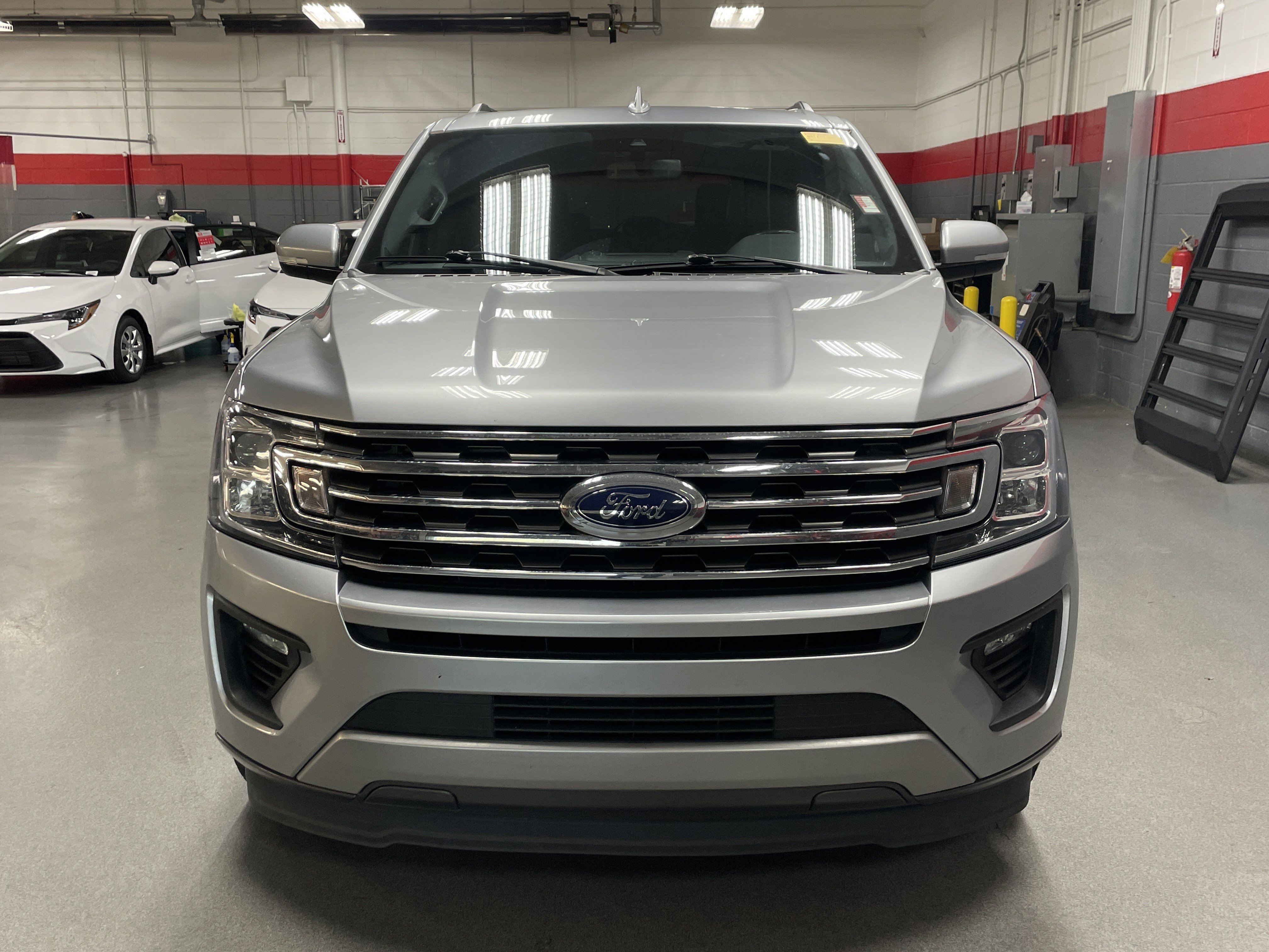Used 2021 Ford Expedition XLT image 3