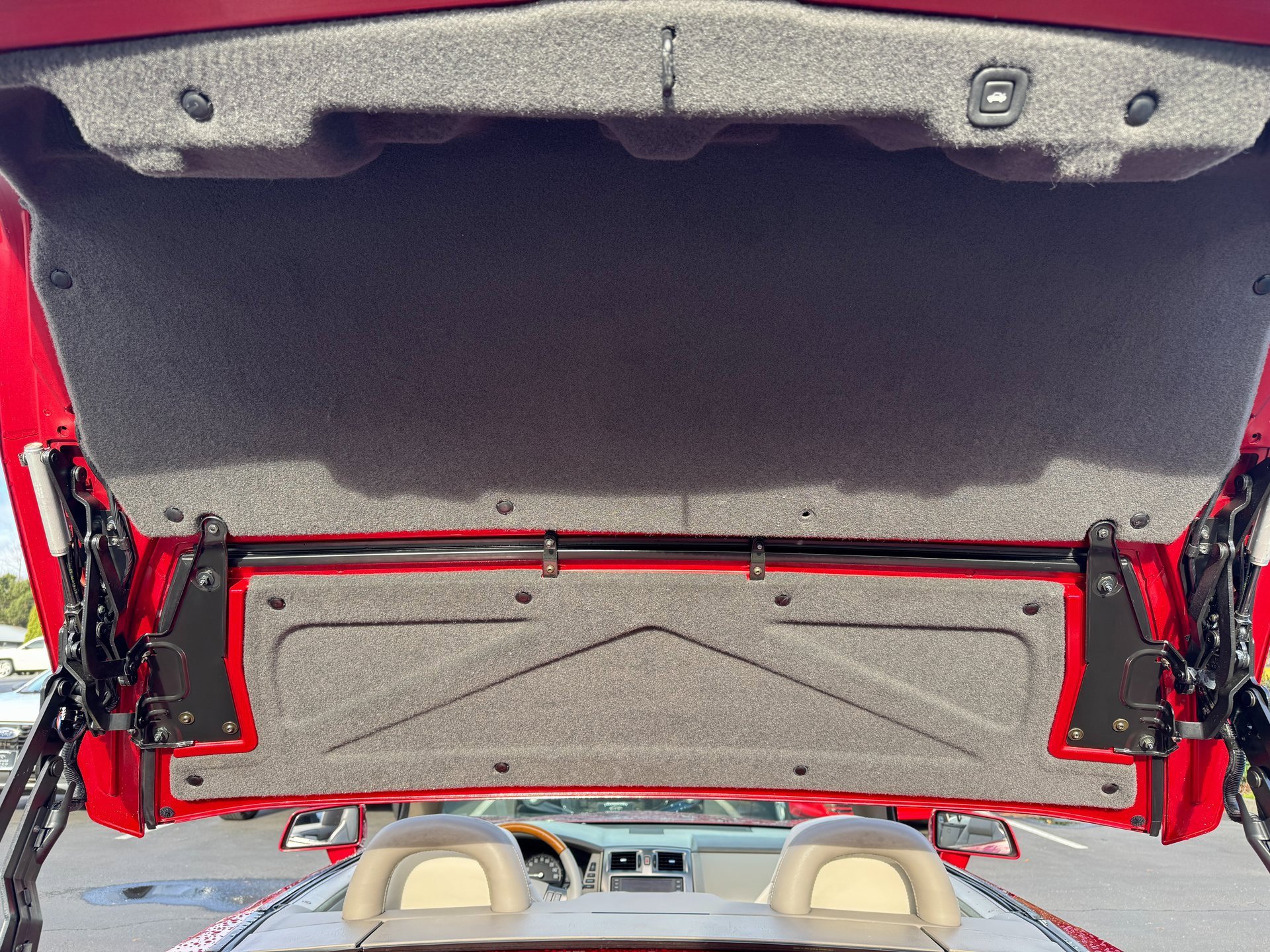 Used 2005 Cadillac XLR image 40