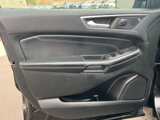 Certified 2023 Ford Edge Titanium w/ Class II Trailer Tow Package image 21