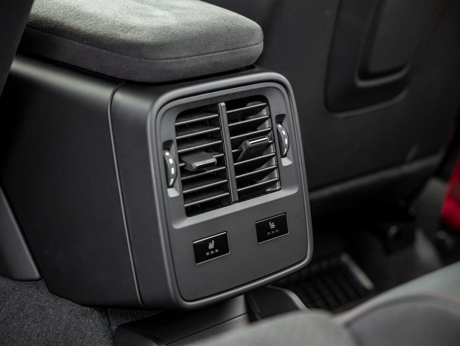 Used 2025 Porsche Taycan GTS image 39