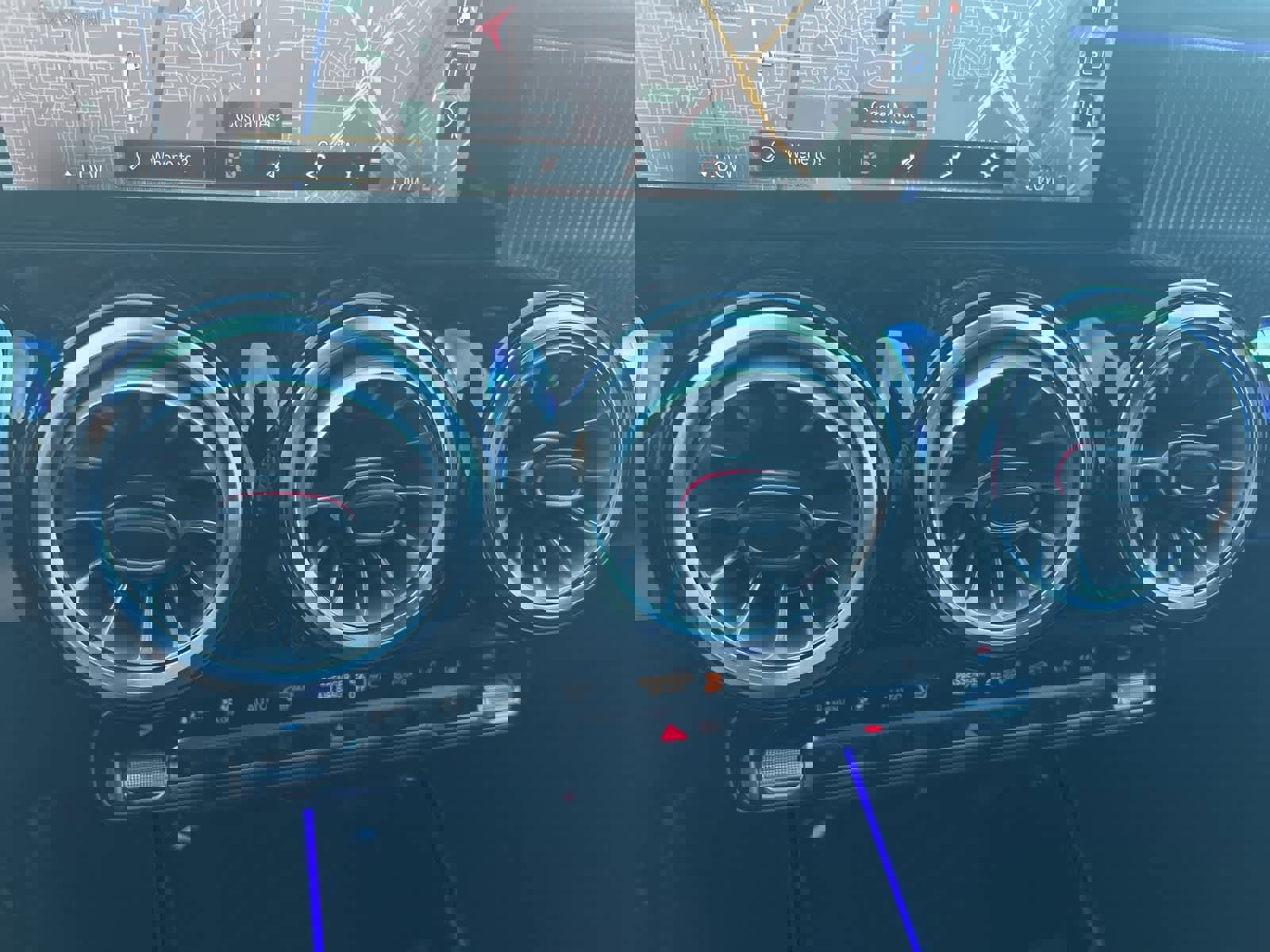 Used 2022 Mercedes-Benz EQB 300 4MATIC image 37