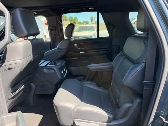 Used 2025 Ford Expedition Max Platinum w/ Stealth Performance Package image 7