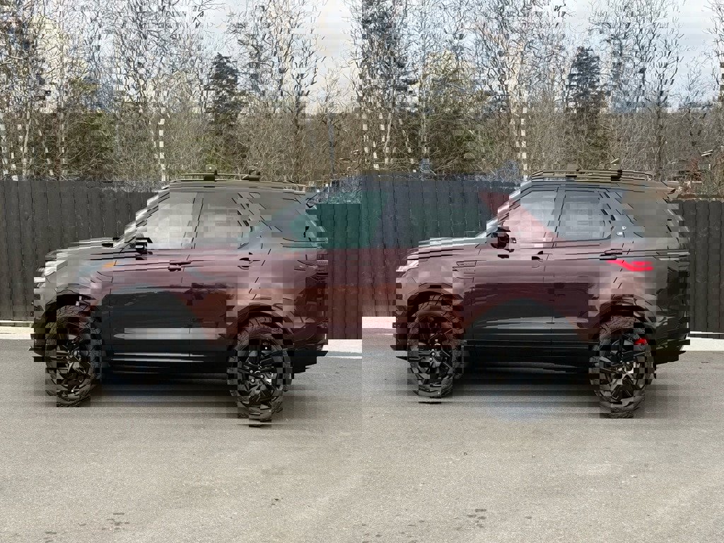 New 2026 Land Rover Discovery Limited Edition image 2