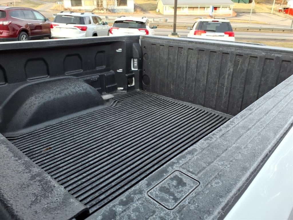 Used 2025 Chevrolet Silverado 1500 LT AWD/4WD image 15
