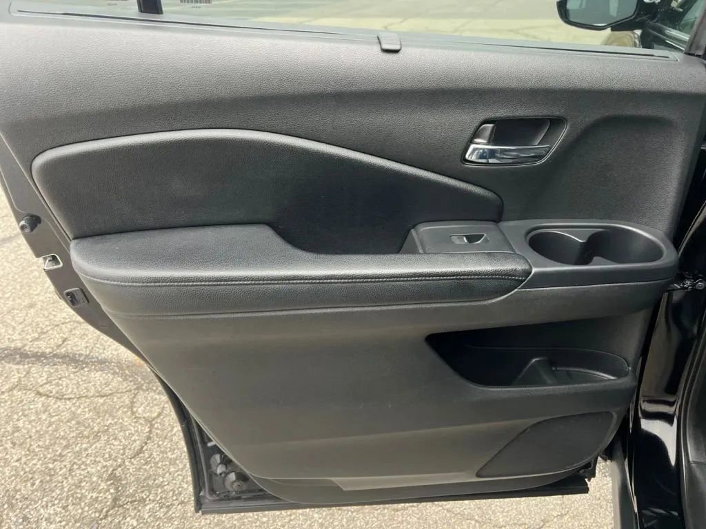 Used 2017 Honda Pilot Elite image 25