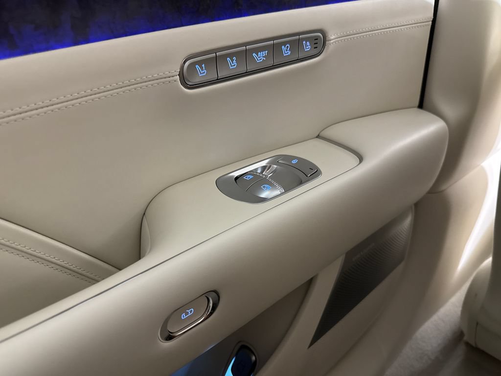 Used 2025 Genesis G90 3.5T AWD/4WD image 16