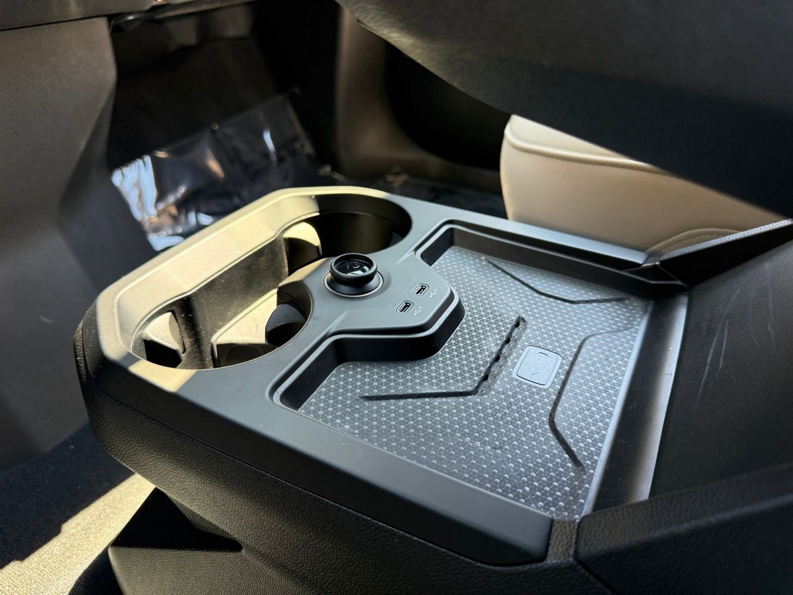 Used 2024 BMW iX xDrive50 w/ Premium Package image 30