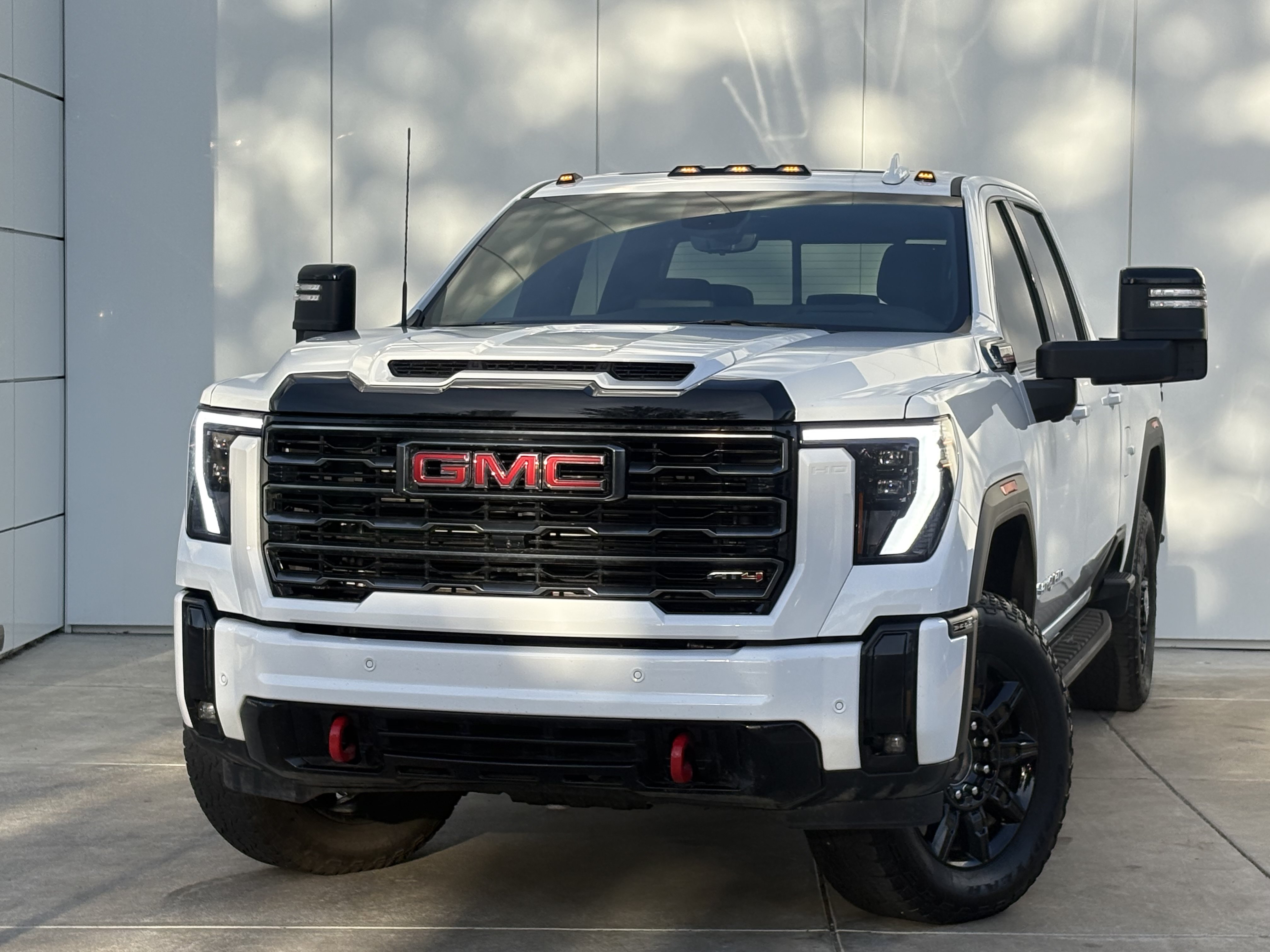 Used 2025 GMC Sierra 2500 AT4 w/ AT4 Premium Plus Package AWD/4WD image 1