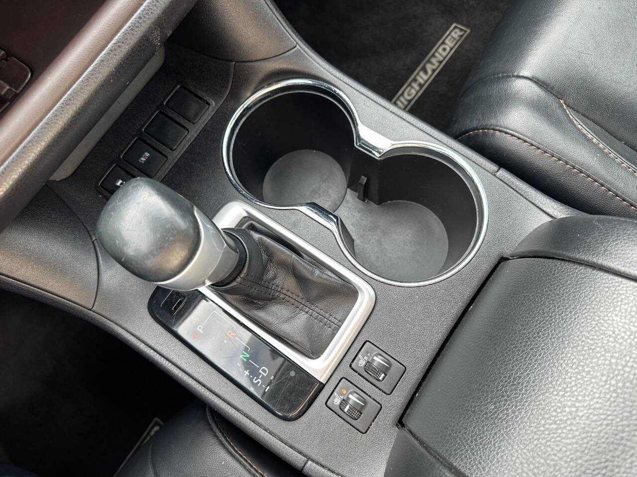 Used 2018 Toyota Highlander XLE image 18