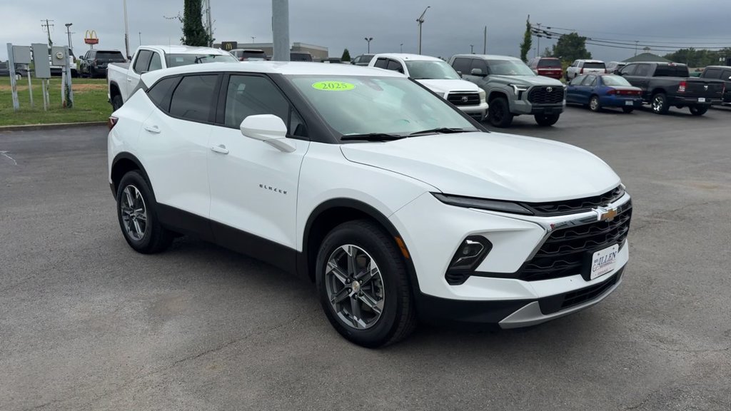 Used 2025 Chevrolet Blazer LT AWD/4WD image 9