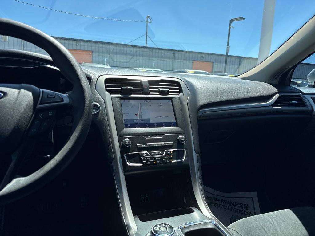 Used 2020 Ford Fusion SE FWD image 17