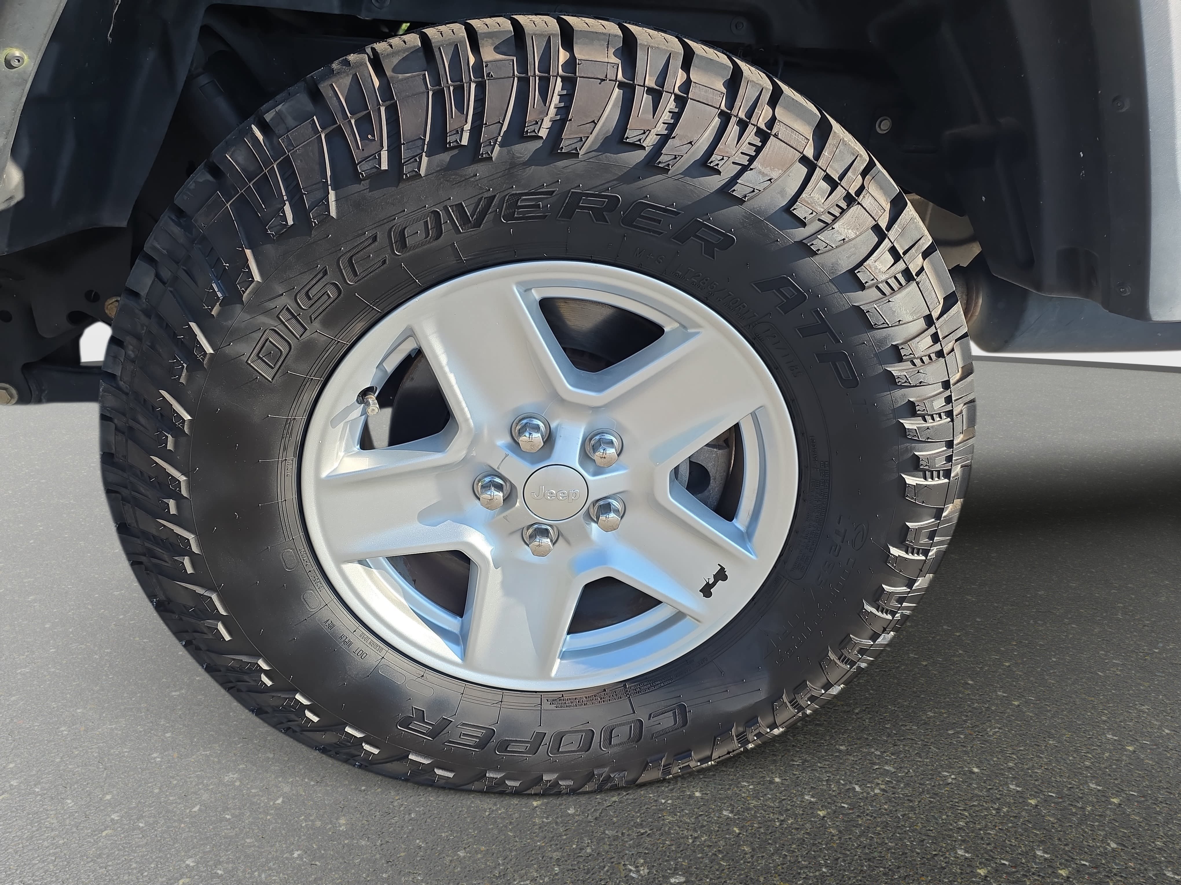 Used 2020 Jeep Gladiator Sport w/ Quick Order Package 24S AWD/4WD image 31