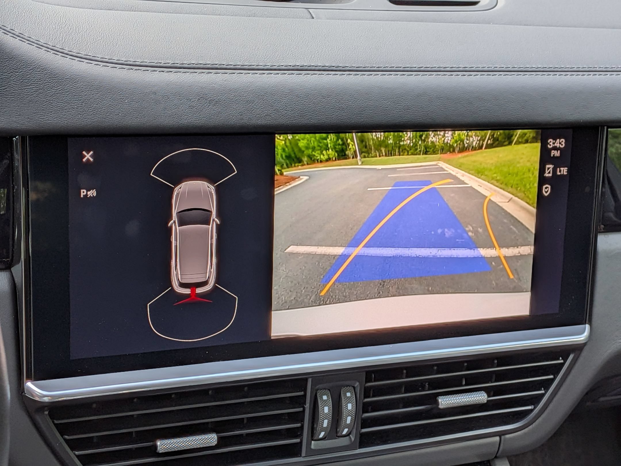 Certified 2023 Porsche Cayenne GTS AWD/4WD image 17
