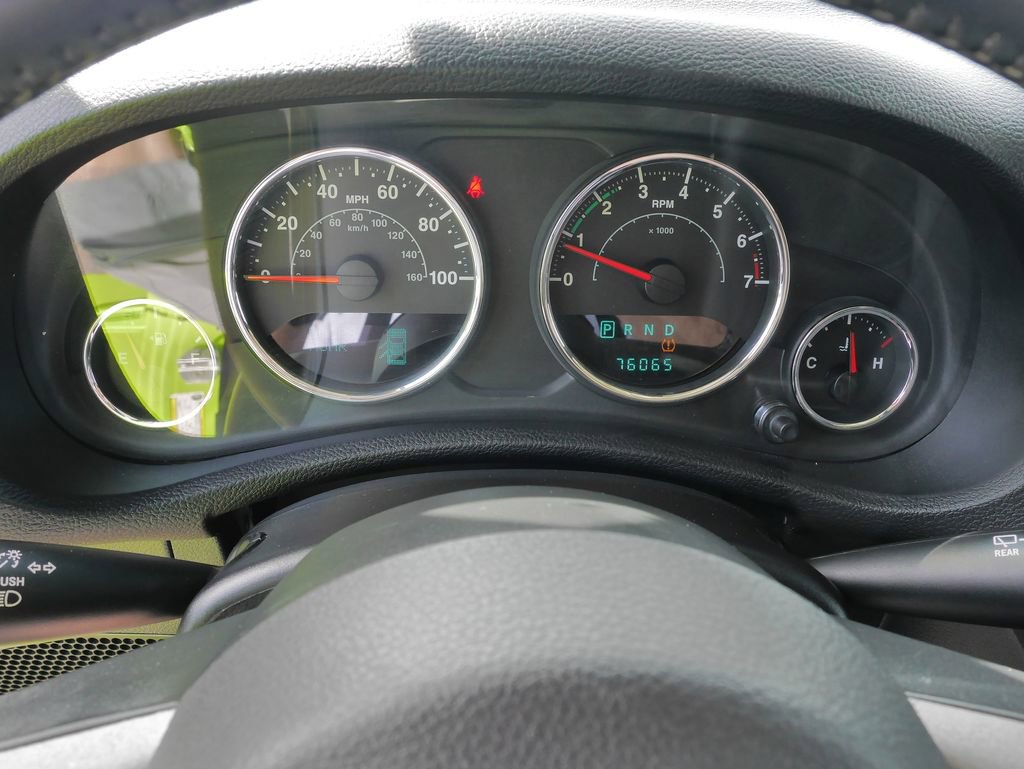 Used 2013 Jeep Wrangler Unlimited Sahara AWD/4WD image 23