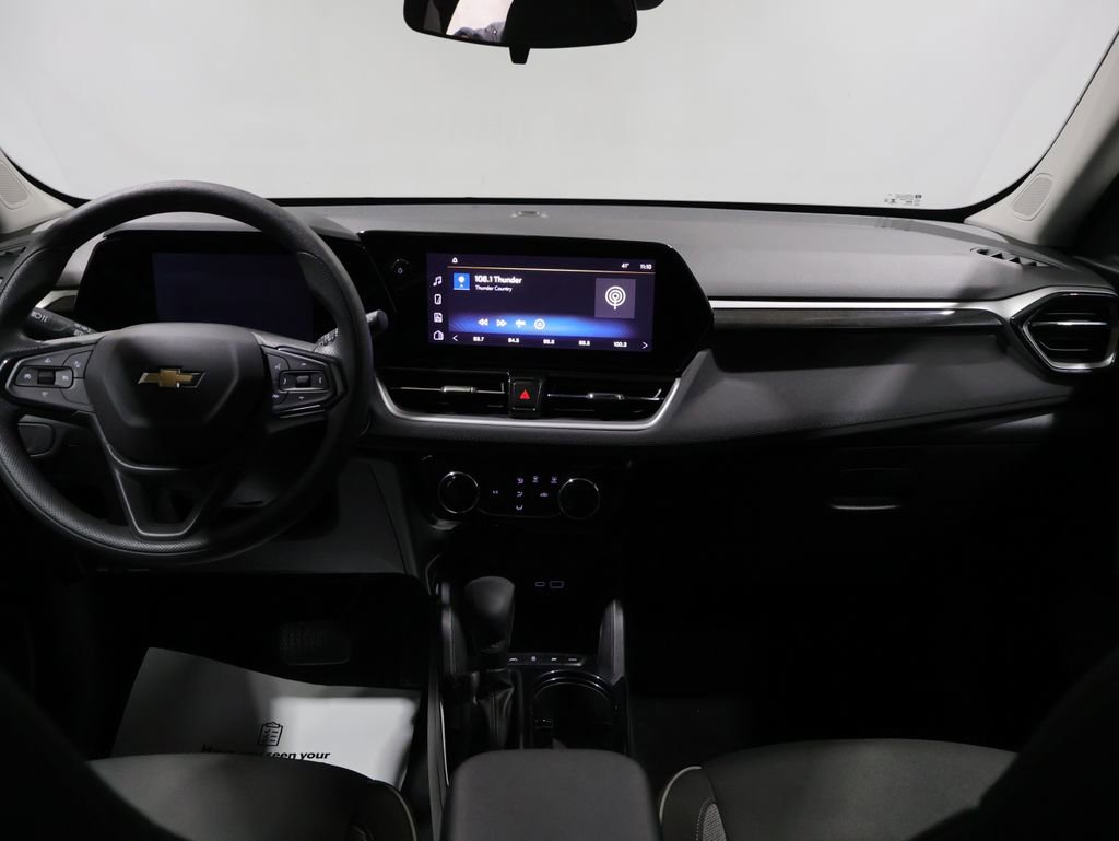 Used 2025 Chevrolet TrailBlazer LT image 16
