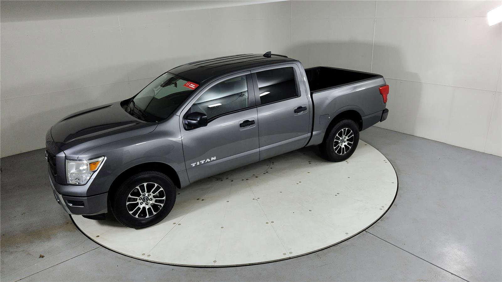 Certified 2024 Nissan Titan SV image 15