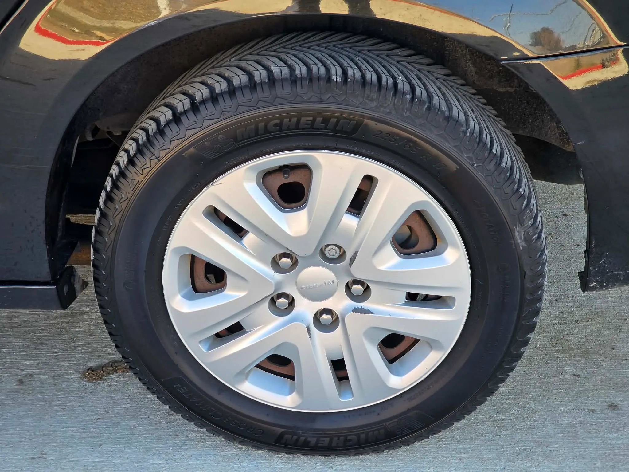 Used 2018 Dodge Grand Caravan SE image 32