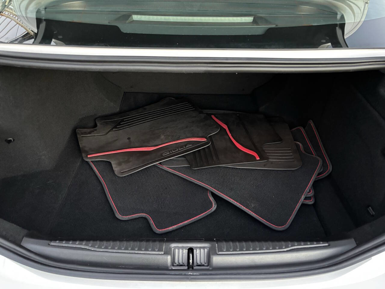 Used 2018 Alfa Romeo Giulia Quadrifoglio w/ Driver Assist Dynamic Package image 21