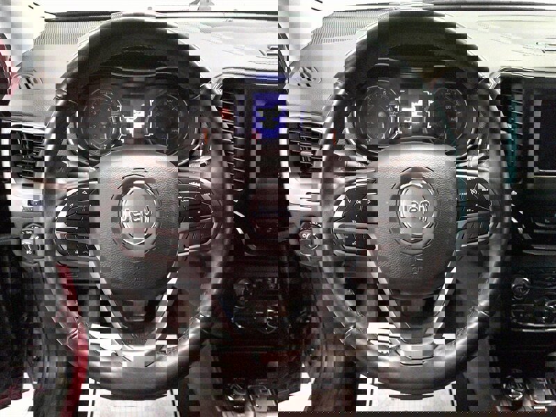 Used 2019 Jeep Cherokee Latitude Plus w/ Cold Weather Group image 14