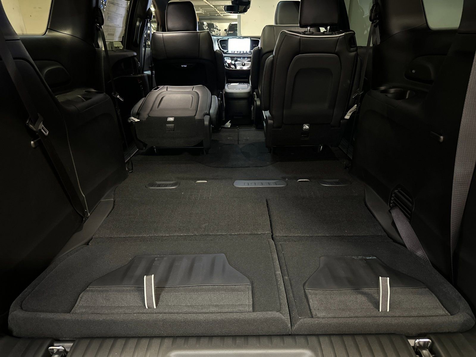 New 2026 Chrysler Pacifica Limited w/ S Appearance Package image 15