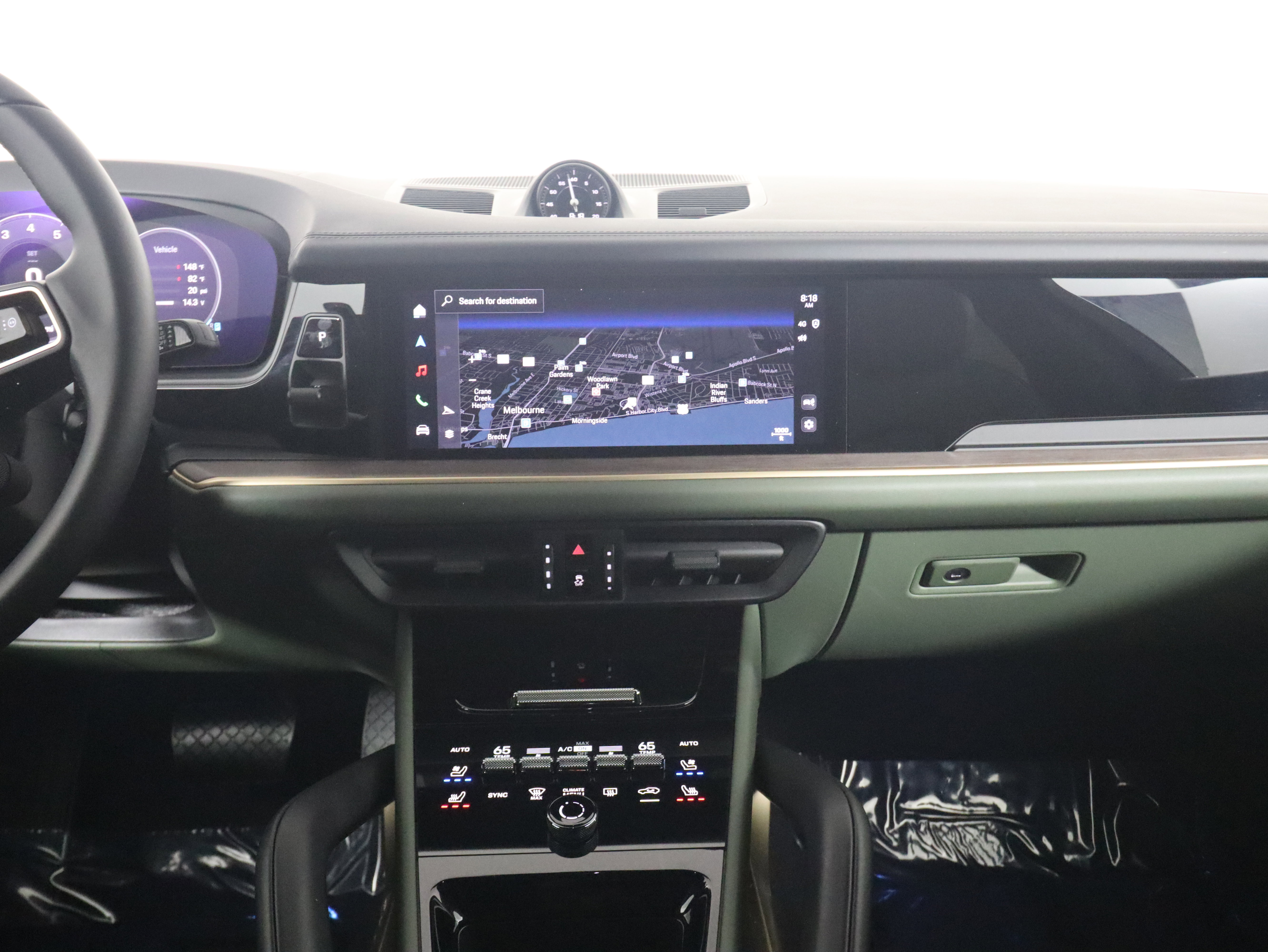 Used 2025 Porsche Cayenne Coupe image 19