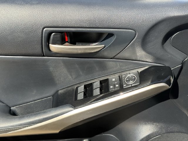Used 2017 Lexus IS 200t RWD image 21