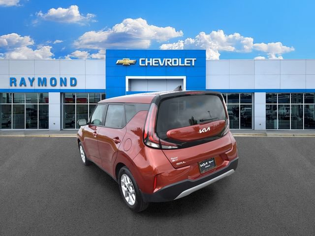 Used 2023 Kia Soul LX w/ LX Technology Package FWD image 5