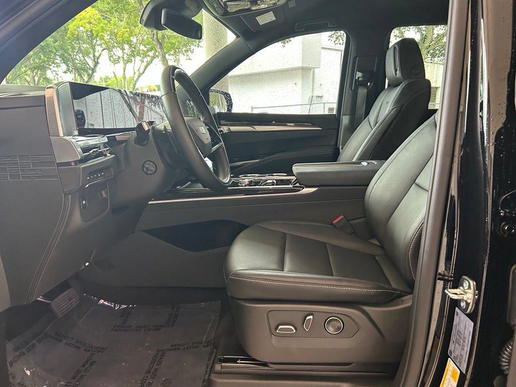 Used 2026 Cadillac Escalade 4WD image 6